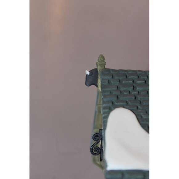 Dept 56 Dickens Village - The Pied Bull Inn - Picture 5 of 8